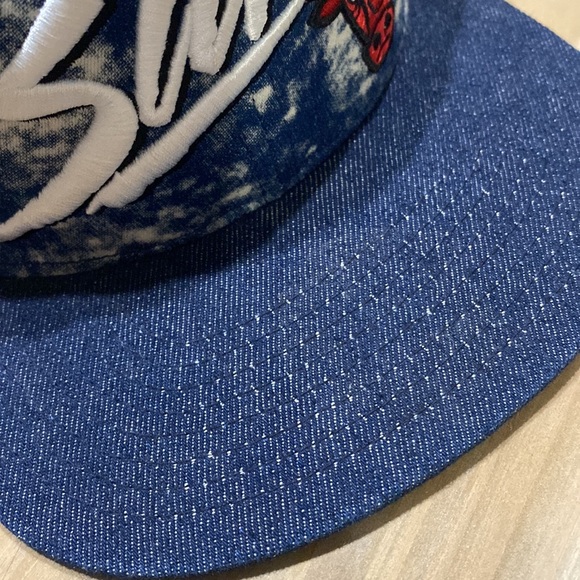 Mitchell and Ness Bulls Hat - Picture 3 of 8
